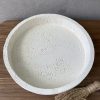 ⁦מגש עגול בטון לבן - 2 גדלים⁩ – תמונה ⁦5⁩