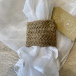 סט מפיות לבנות וחבקי חבל