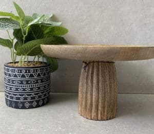 ⁦צלחת הגשה מעץ על רגל - 2 גדלים לבחירה⁩ – תמונה ⁦7⁩