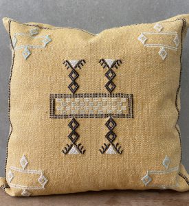 כרית מרוקו צהובה