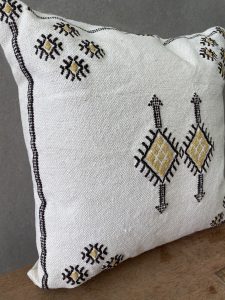 כרית מרוקו לבנה