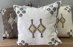 ⁦כרית מרוקו לבנה⁩ – תמונה ⁦4⁩