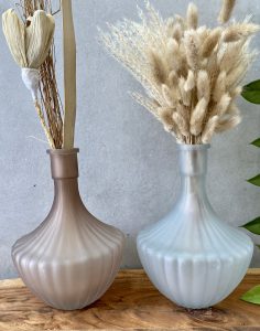 אגרטל זכוכית חלבית - 2 צבעים