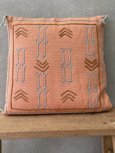 ⁦כרית דונה - 2 צבעים לבחירה⁩ – תמונה ⁦5⁩