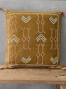 ⁦כרית דונה - 2 צבעים לבחירה⁩ – תמונה ⁦4⁩