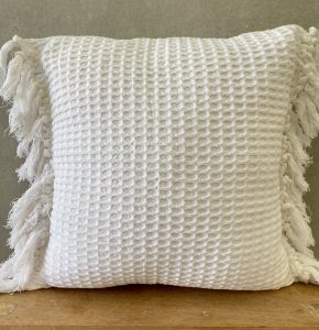 כרית פיקה לבנה בשני גדלים – תמונה 5