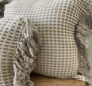 כרית פיקה חומה 50-50 סמ – תמונה 5