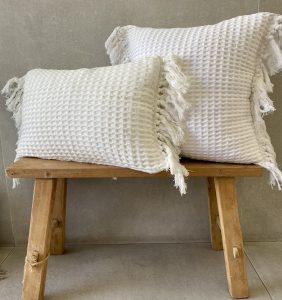 כרית פיקה לבנה בשני גדלים