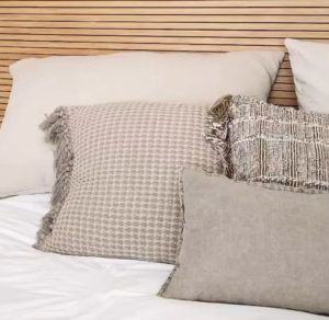 כרית פשתן מלבנית קצוות פרומים – תמונה 8