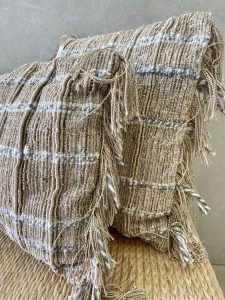 כרית נתי צבע אבן בשני גדלים