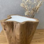 נר גדול בכלי מעץ טבעי