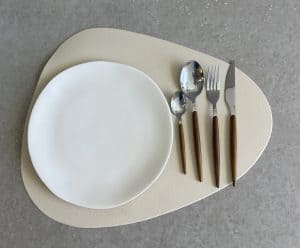 ⁦סכום לשמונה סועדים⁩ – תמונה ⁦3⁩