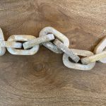 שרשרת חוליות עץ דקורטיבית