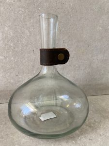 אגרטל זכוכית ועור