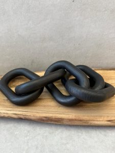 ⁦שרשרת חוליות עץ בשחור/לבן⁩ – תמונה ⁦7⁩