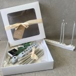 חנוכיית אבן - מארז עם נרות