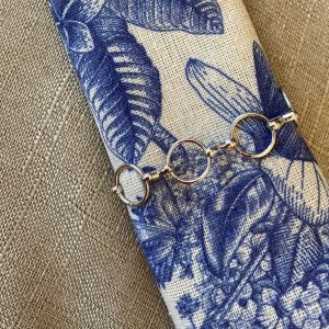 ⁦סט מפיות פרחוניות - ורוד / כחול / בז' / ירוק⁩ – תמונה ⁦4⁩