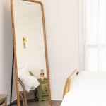 מראת גוף עומדת - עץ מלא