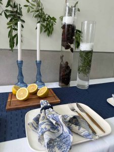 ⁦סט מפיות פרחוניות - ורוד / כחול / בז' / ירוק⁩ – תמונה ⁦7⁩