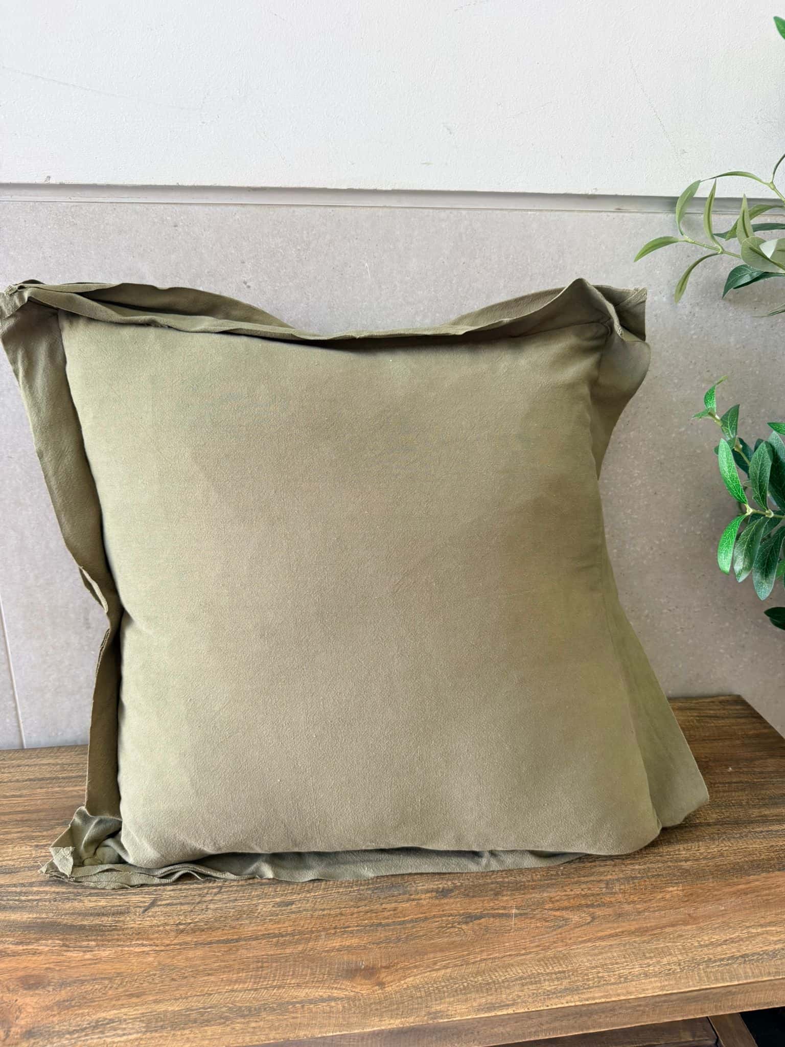 כריץ ירוק זית (1) כרית ירוק זית – תמונה 2