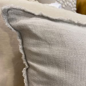 כרית פשתן מלבנית קצוות פרומים – תמונה 4