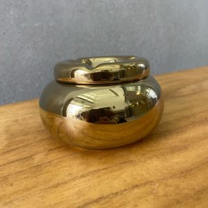 ⁦מאפרה בצבע זהב⁩ – תמונה ⁦2⁩