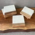 תחתיות שיש ועץ - לבן