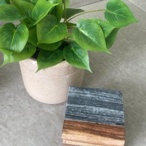 ⁦תחתיות שיש ועץ - אפור⁩ – תמונה ⁦2⁩