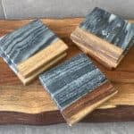 תחתיות שיש ועץ - אפור