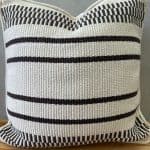 כרית סתיו פסים שחור