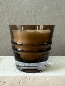 ⁦נר וינטג' בכלי זכוכית חום⁩ – תמונה ⁦3⁩