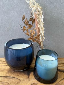 ⁦נר פרמידה בכלי זכוכית כחול⁩ – תמונה ⁦6⁩