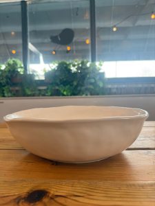 ⁦קערה לבנה גדולה מקרמיקה⁩ – תמונה ⁦7⁩