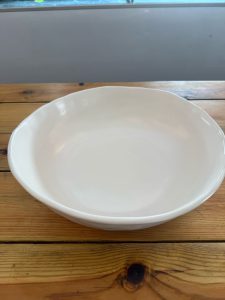 ⁦קערה לבנה גדולה מקרמיקה⁩ – תמונה ⁦3⁩