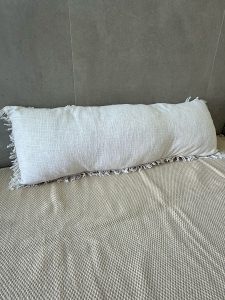 ⁦כרית אליס מאורכת סיומת פרומה - לבן⁩ – תמונה ⁦2⁩