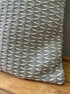 ⁦כרית עידו - אפור⁩ – תמונה ⁦2⁩