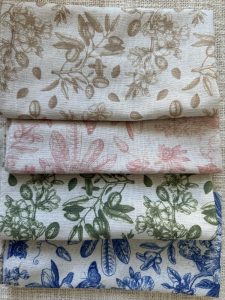 ⁦סט מפיות פרחוניות - ורוד / כחול / בז' / ירוק⁩ – תמונה ⁦16⁩