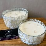 נר בכלי זכוכית עגול מנומר לבן