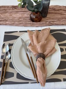 ⁦סכום לשמונה סועדים⁩ – תמונה ⁦8⁩