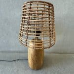 מנורת שולחן בסיס עץ אהיל במבוק