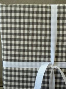 ⁦מפת שולחן משבצות - אפור⁩ – תמונה ⁦2⁩