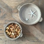 מגש אבן עם ידיות