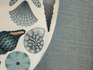 ⁦מפה חגיגית דמוי פשתן - צבע כחול ג'ינס⁩ – תמונה ⁦2⁩