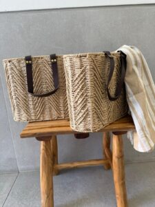 ⁦סל תיק קש אובלי עם ידיות⁩ – תמונה ⁦3⁩