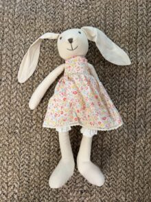 ⁦בובת ארנבון גדולה⁩ – תמונה ⁦2⁩