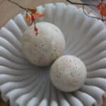 זוג כדורי טרוורטין