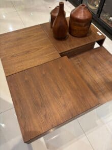 ⁦שולחן סלון מעוצב מעץ עם מגירות נפתחות⁩ – תמונה ⁦7⁩