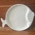 צלחת דג לבנה