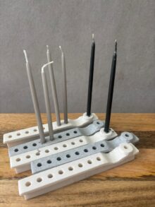 ⁦חנוכיה אבן בטון קטנה⁩ – תמונה ⁦3⁩