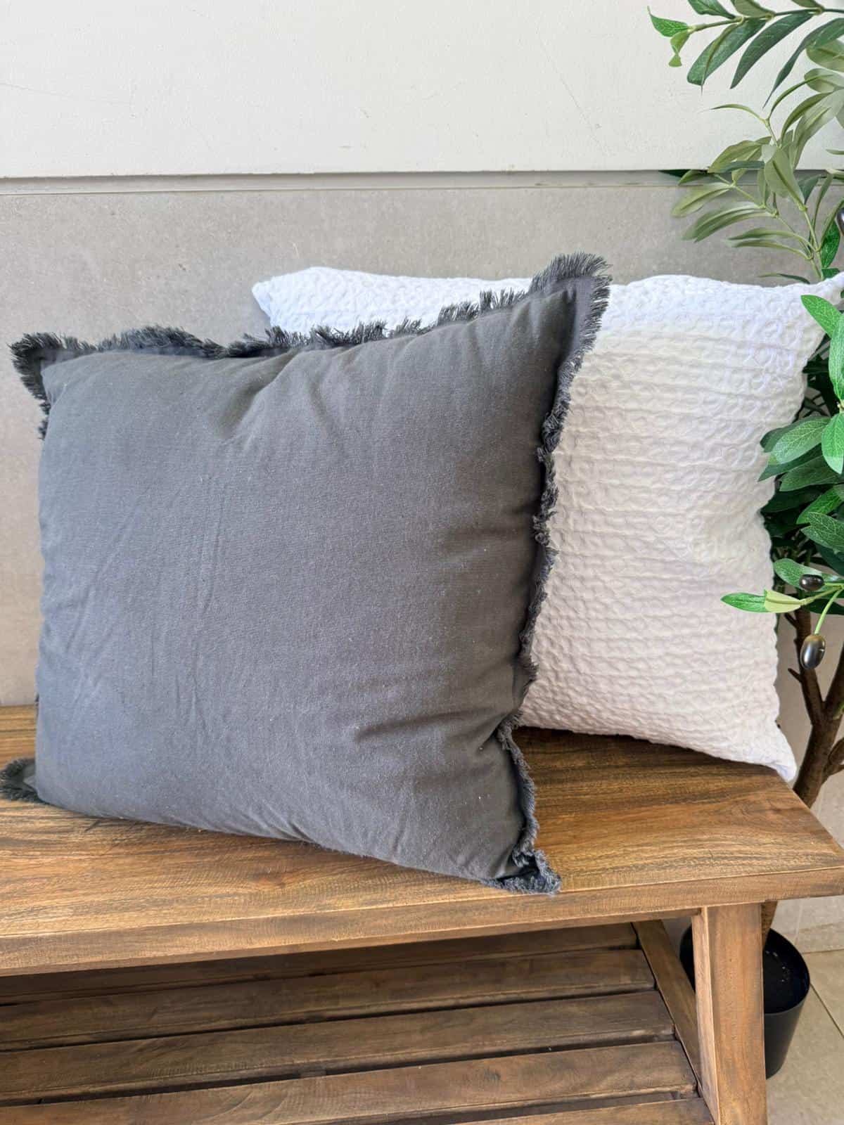 כרית איידן אפורה (4) כרית איידן אפורה – תמונה 2